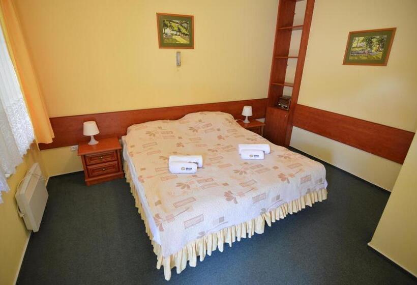 شقة غرفة واحدة مزودة بتراس, Ow Ameba