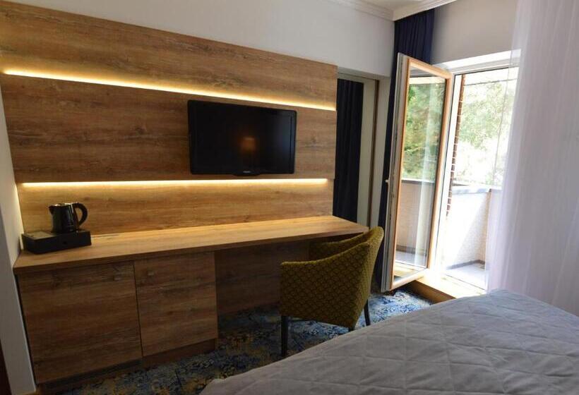 شقة غرفة نوم واحدة مزودة بشُرفة, Ow Ameba