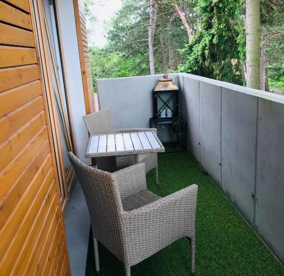 شقة غرفتين, Ow Ameba