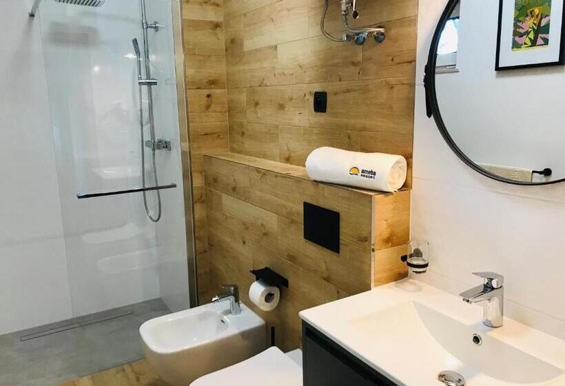 شقة غرفتين, Ow Ameba