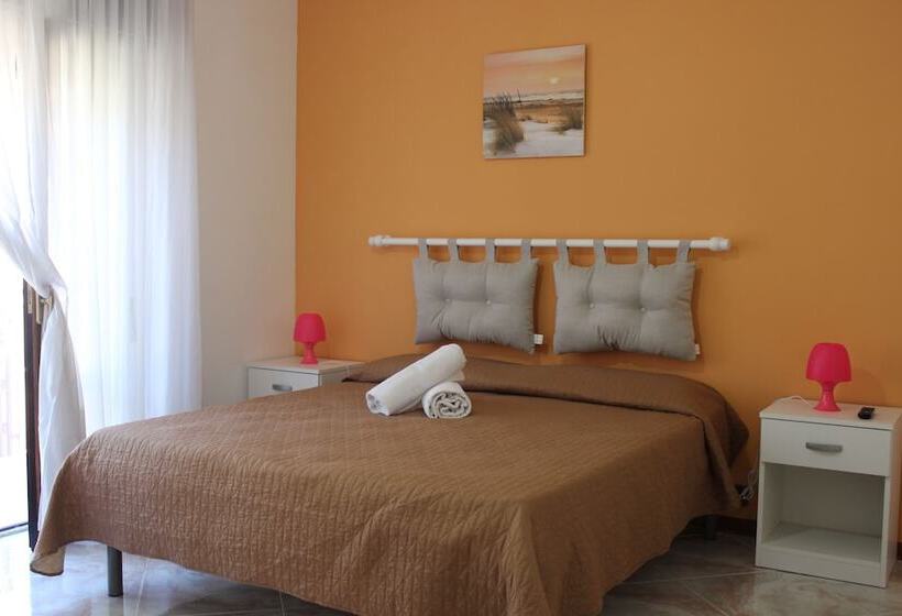 バルコニー付きスタンダードルーム, Casa Chiarenza