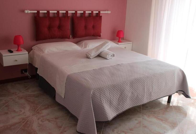 バルコニー付きスタンダードルーム, Casa Chiarenza