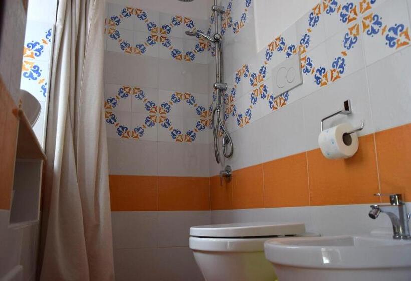 스탠다드 발코니 룸, La Casa Del Geko