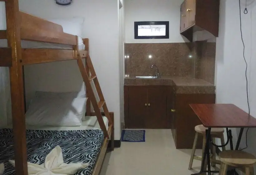 Economy Triple Room, Sealor Pension House