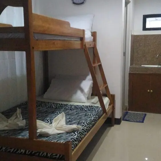 Economy Triple Room, Sealor Pension House