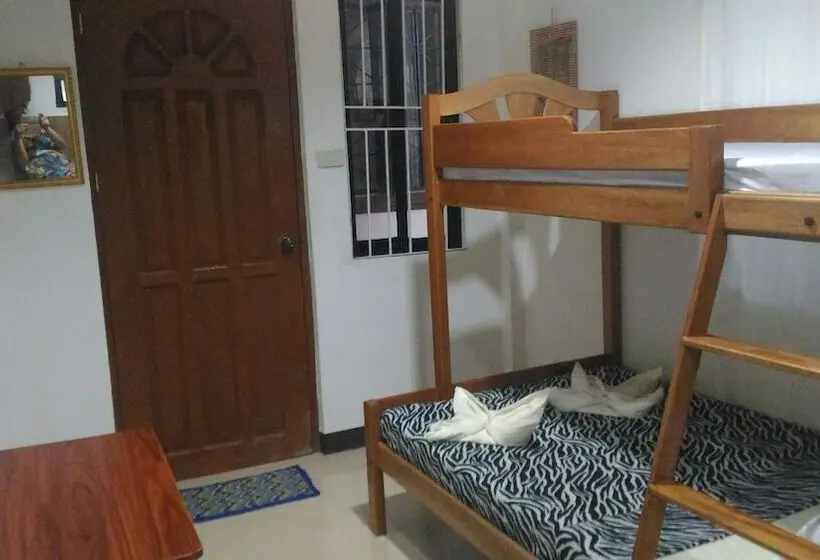 Economy Triple Room, Sealor Pension House
