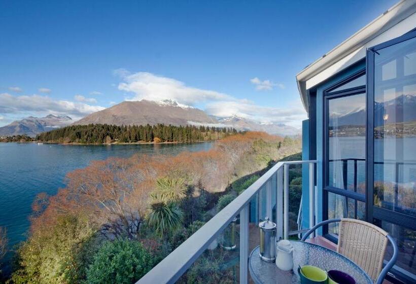 1 Bedroom Apartment Lake View, Apartments At Spinnaker Bay