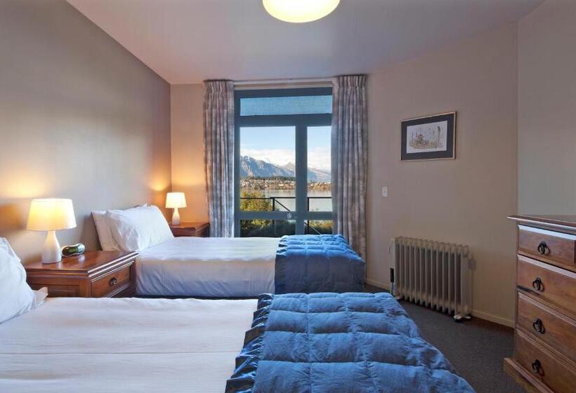 1 Bedroom Apartment Lake View, Apartments At Spinnaker Bay