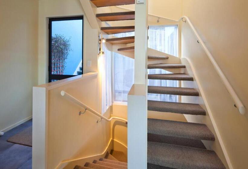 2 Bedrooms Apartment Lake View, Apartments At Spinnaker Bay