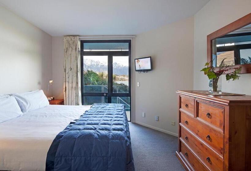2 Bedrooms Apartment Lake View, Apartments At Spinnaker Bay
