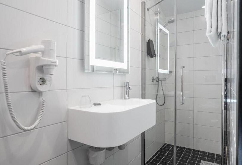 اتاق استاندارد یک نفره, Thon Hotel Astoria