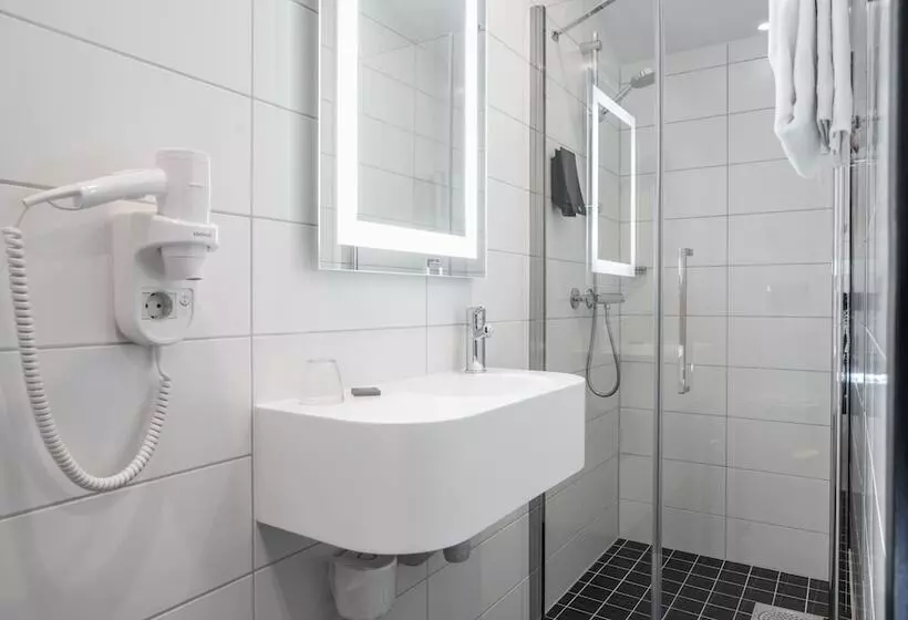 اتاق استاندارد یک نفره, Thon Hotel Astoria