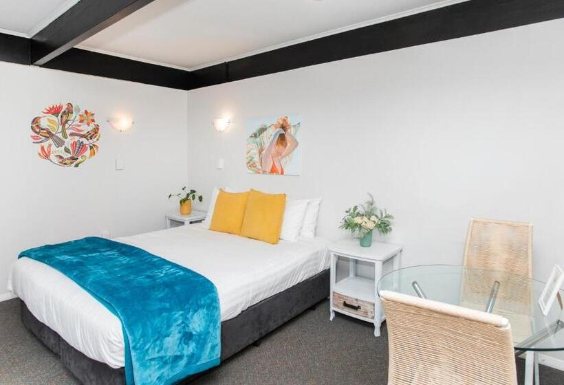 استودیوی استاندارد, Waikanae Beach Motel