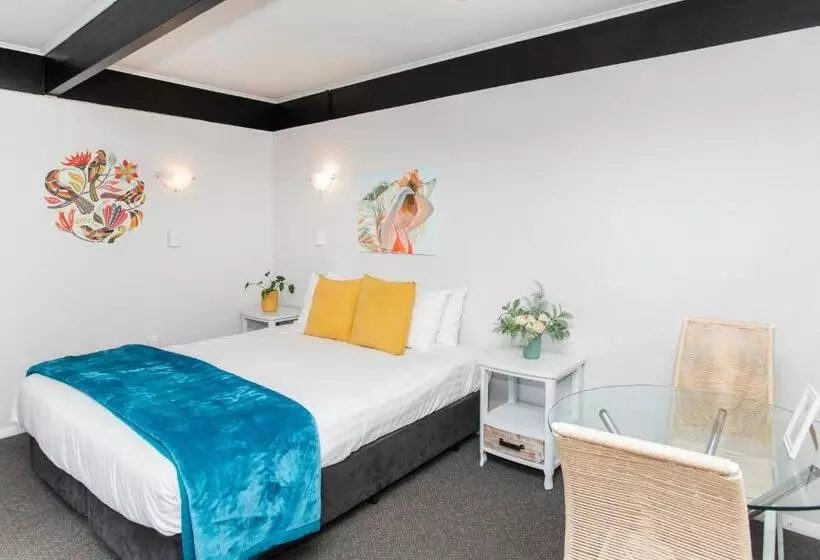 استودیوی استاندارد, Waikanae Beach Motel