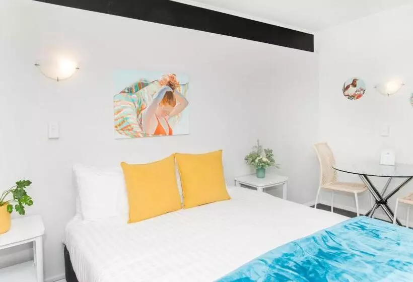استودیوی استاندارد, Waikanae Beach Motel