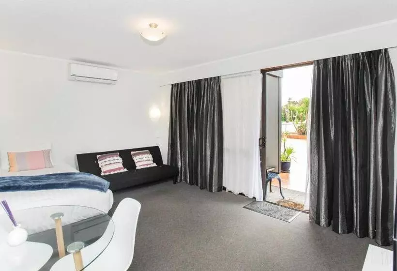 سوییت خانوادگی, Waikanae Beach Motel