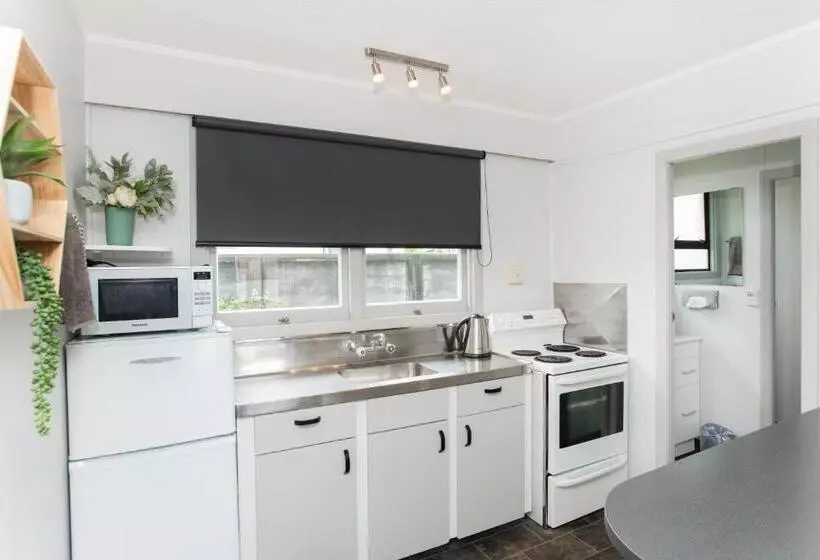 سوییت خانوادگی, Waikanae Beach Motel