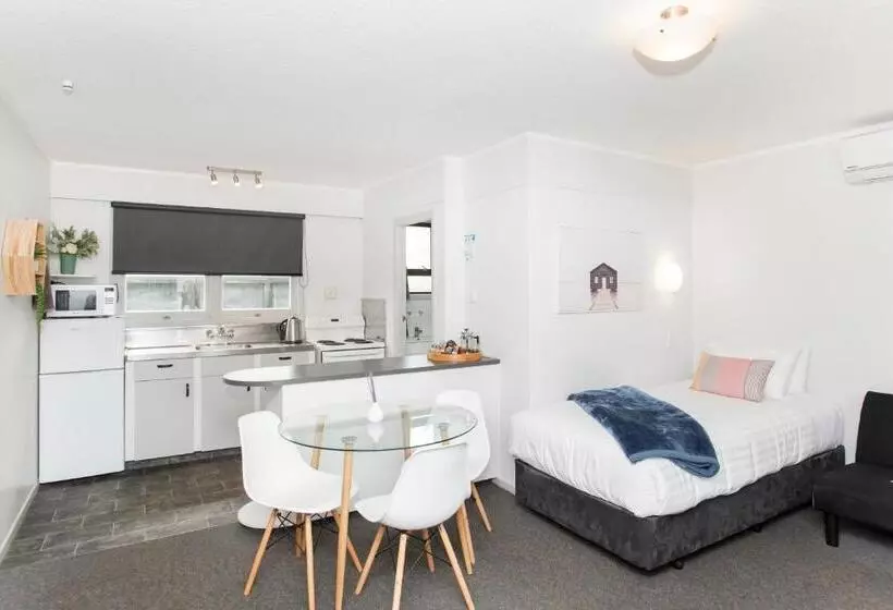 سوییت خانوادگی, Waikanae Beach Motel