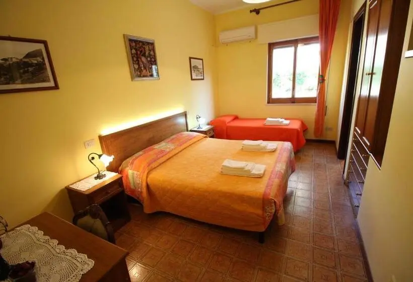 اتاق راحتی سه تخته, B&b Villa Rosa