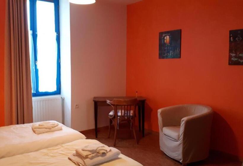 غرفة قياسية لذوى الاحتياجات الخاصة, Les Hortensias Gr 34   Chambres D Hôtes