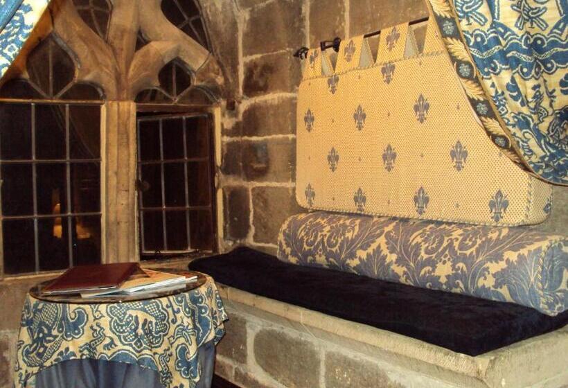 غرفة قياسية, Langley Castle