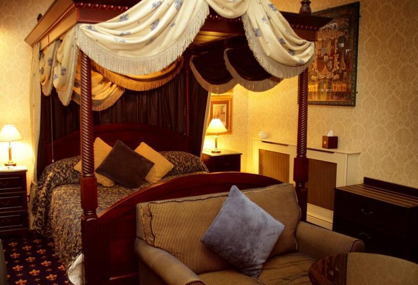 غرفة قياسية, Langley Castle