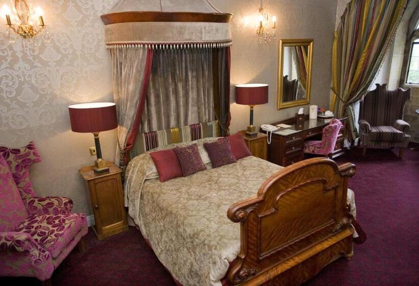 غرفة قياسية, Langley Castle