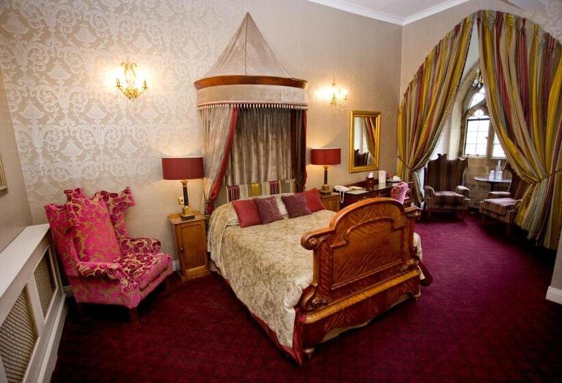 غرفة قياسية, Langley Castle