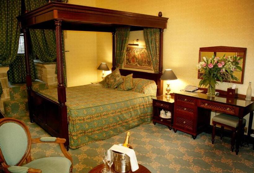 غرفة قياسية, Langley Castle