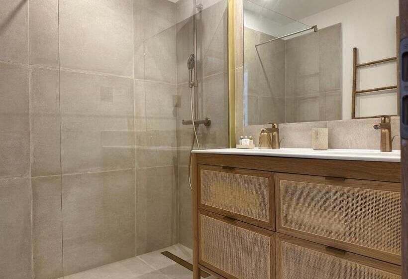 Quarto Estandar Primeiro Andar, Le Clos Des Sept Palmiers