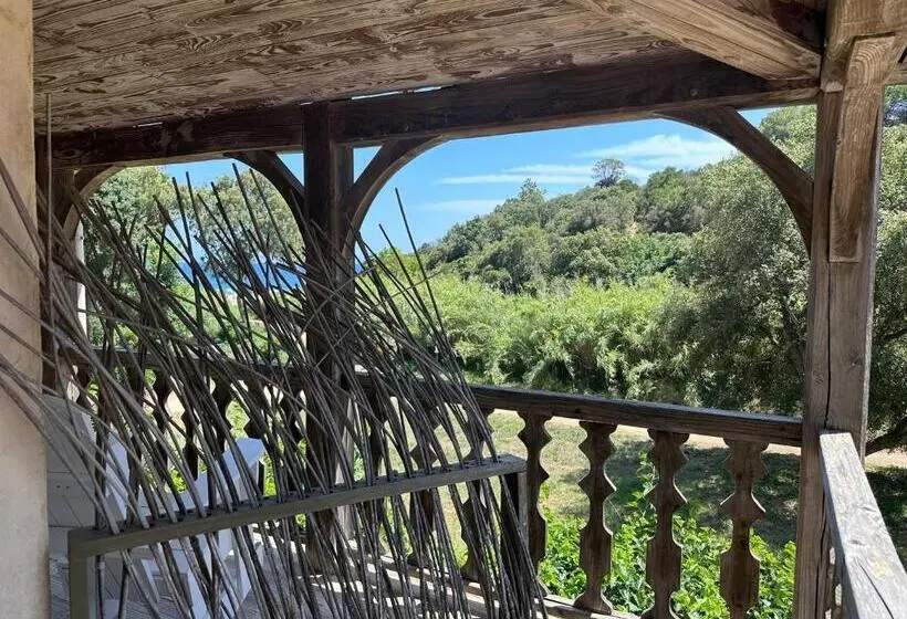 اتاق لوکس با تراس, Le Clos Des Sept Palmiers