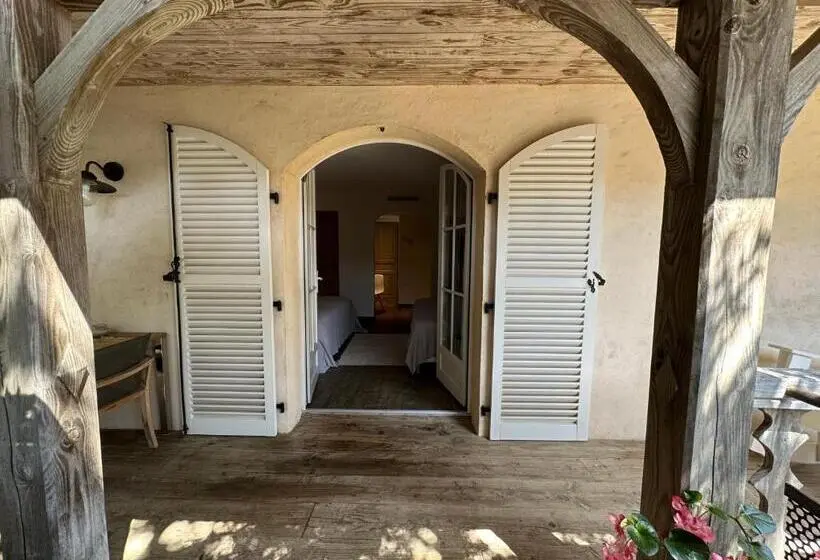 اتاق لوکس با تراس, Le Clos Des Sept Palmiers