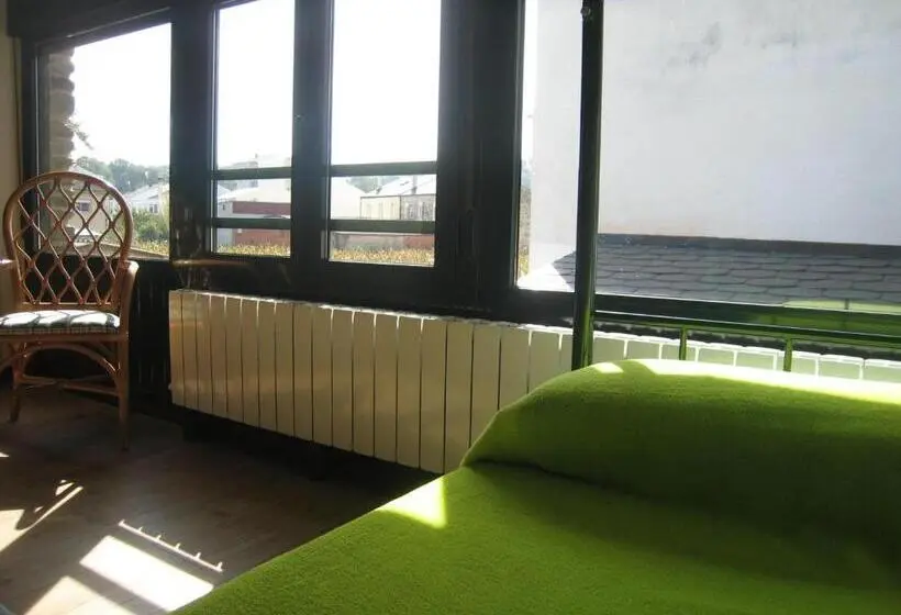 ルームシェアのワンベッド, Albergue Oasis