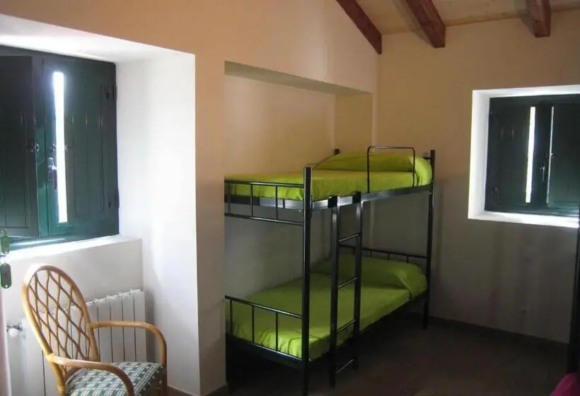 ルームシェアのワンベッド, Albergue Oasis