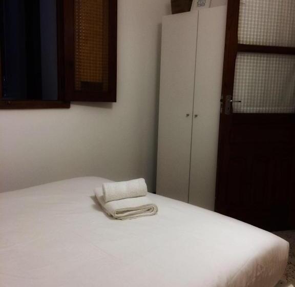 اتاق خانوادگی با سرویس بهداشتی مشترک, Guesthouse Ca Artù
