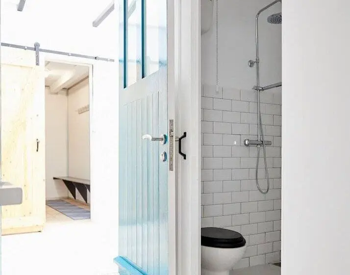 共同バス付シェアルーム, Caión Surf House   Hostel
