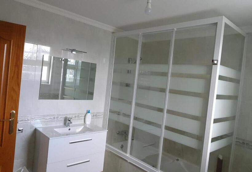 غرفة قياسية, Estrella Do Camiño