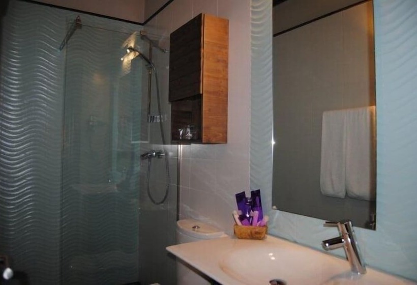 غرفة قياسية, Santa Barbara