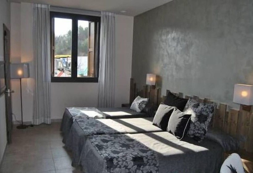 غرفة قياسية ثلاثية, Santa Barbara