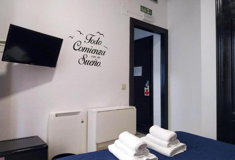 غرفة أساسية, Flats Friends Plaza De La Reina