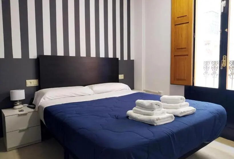 اتاق عادی, Flats Friends Plaza De La Reina