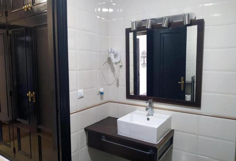 Четырехместный Номер Стандарт, Flats Friends Plaza De La Reina
