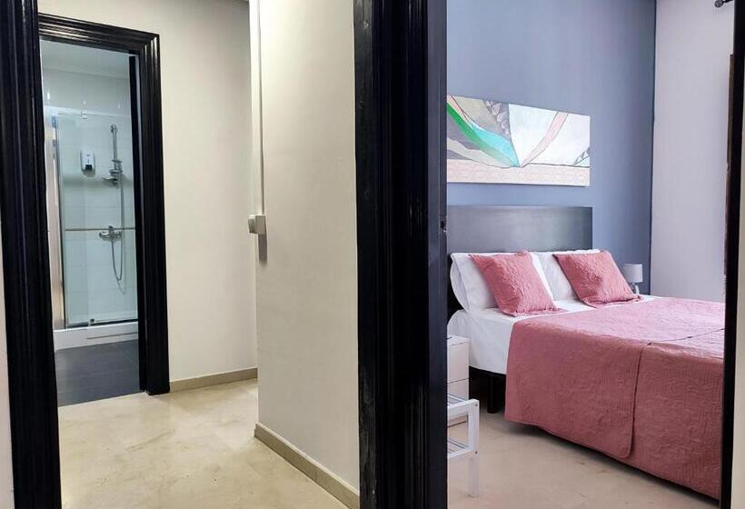 Четырехместный Номер Стандарт, Flats Friends Plaza De La Reina