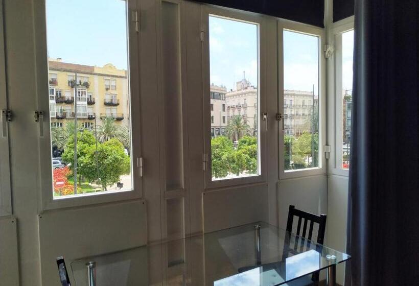 Стандартный Номер Кровать Кинг, Flats Friends Plaza De La Reina