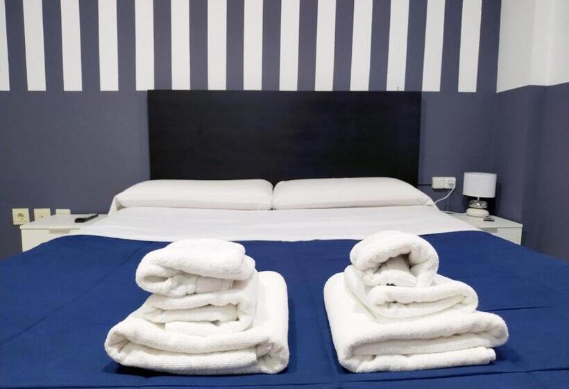 Номер Economy, Flats Friends Plaza De La Reina