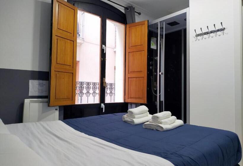 غرفة إقتصادية, Flats Friends Plaza De La Reina