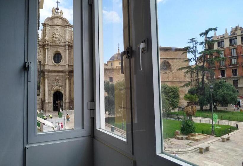 Стандартный Номер Кровать Кинг, Flats Friends Plaza De La Reina