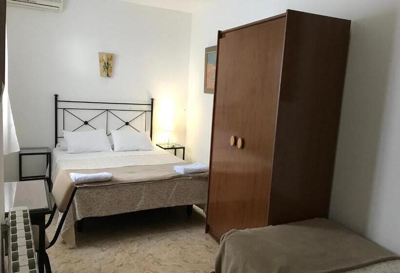 اتاق خانوادگی, Pension El Portillo