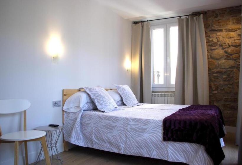 اتاق استاندارد سه تخته با بالکن, Pensión Balerdi Autocheck In