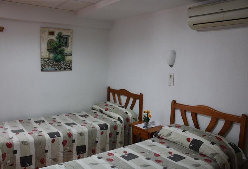 غرفة قياسية, Pension Segura